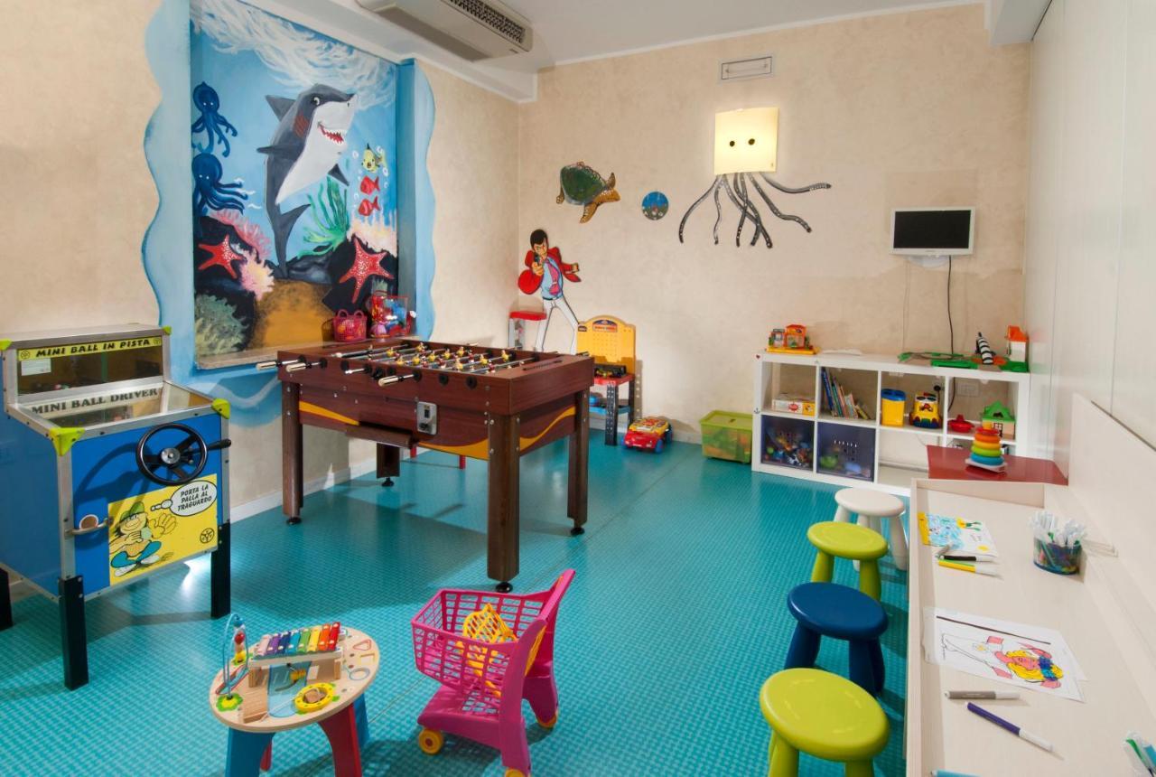 Hotel Prestige Cattolica Buitenkant foto