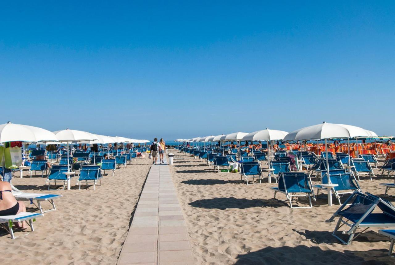Hotel Prestige Cattolica Buitenkant foto