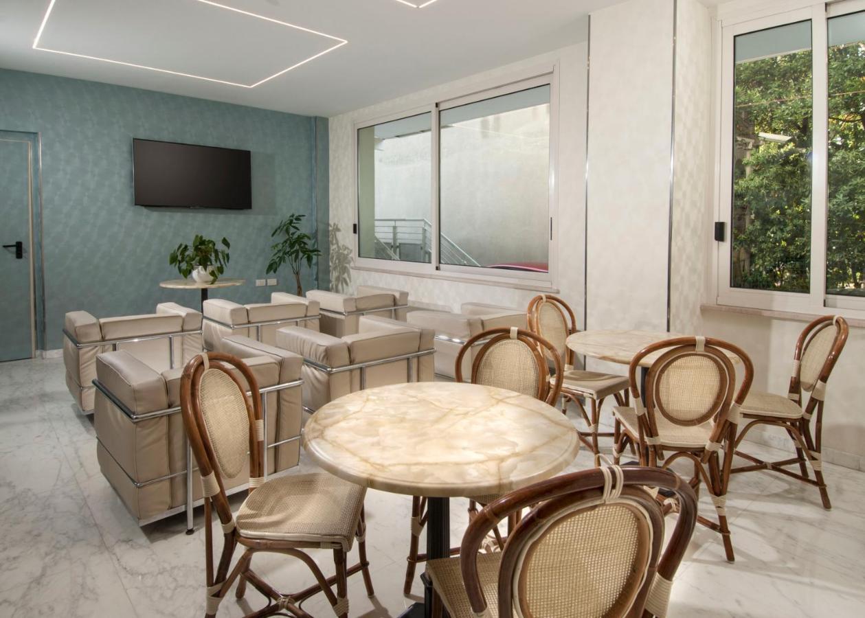 Hotel Prestige Cattolica Buitenkant foto