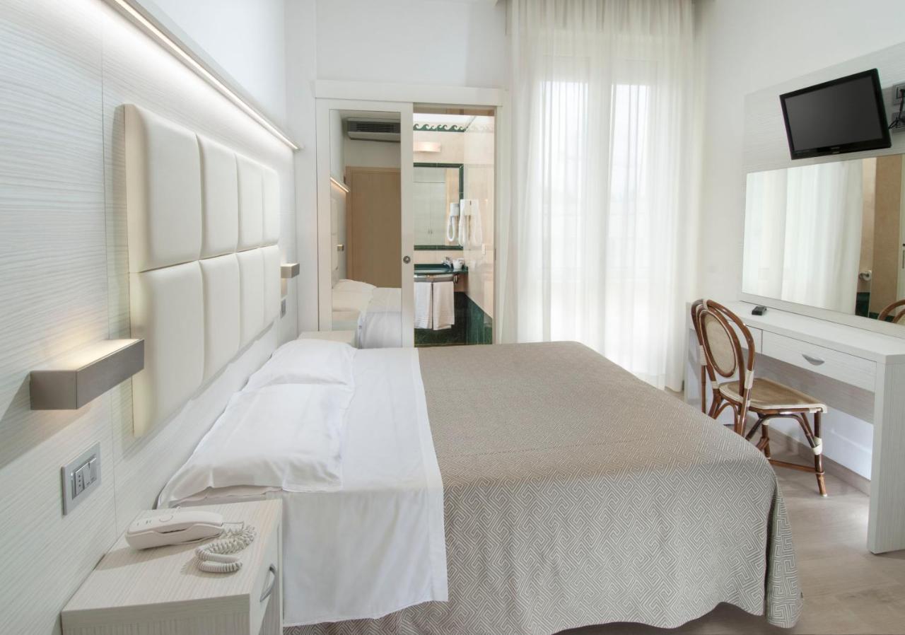 Hotel Prestige Cattolica Buitenkant foto