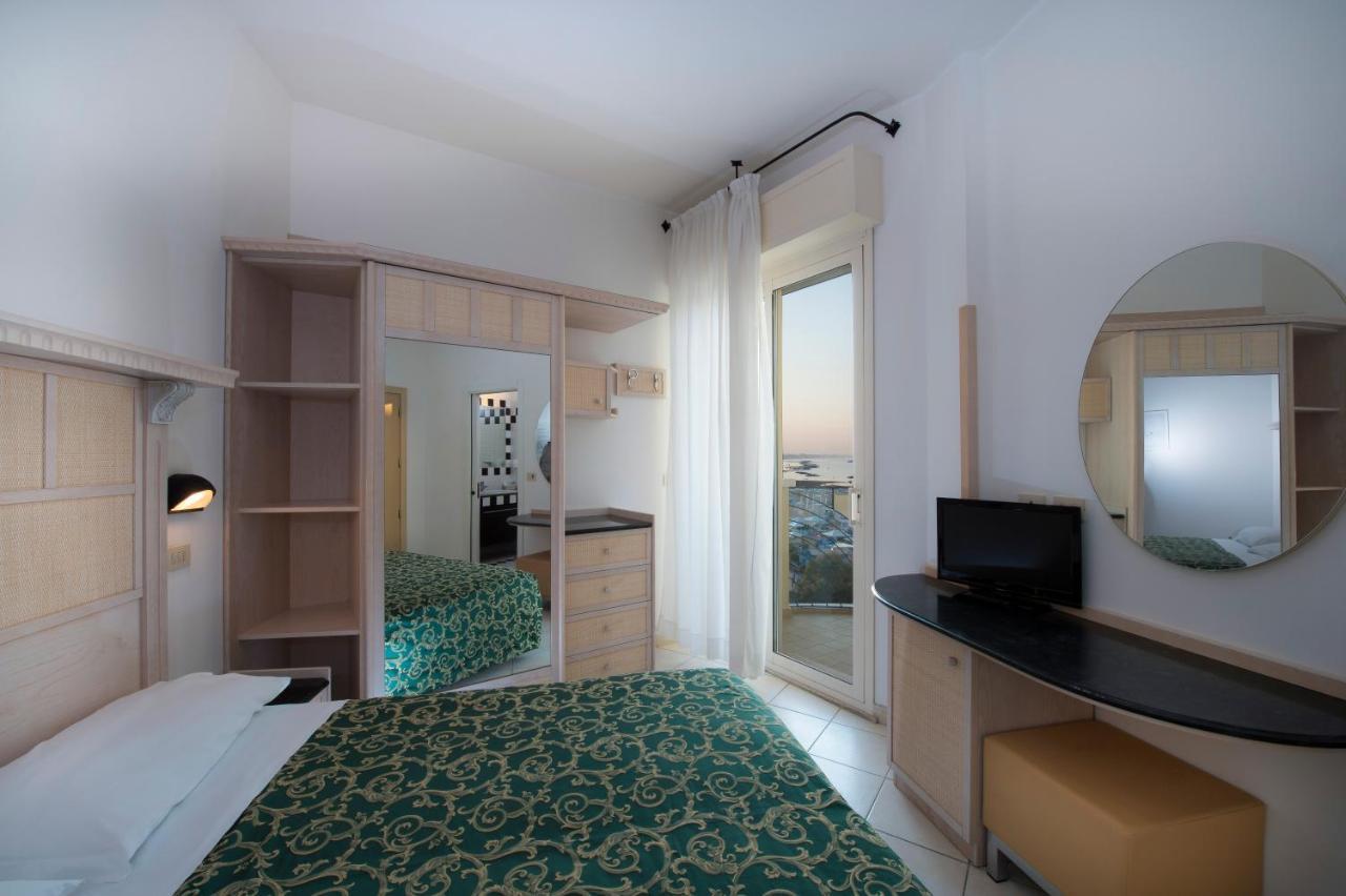 Hotel Prestige Cattolica Buitenkant foto