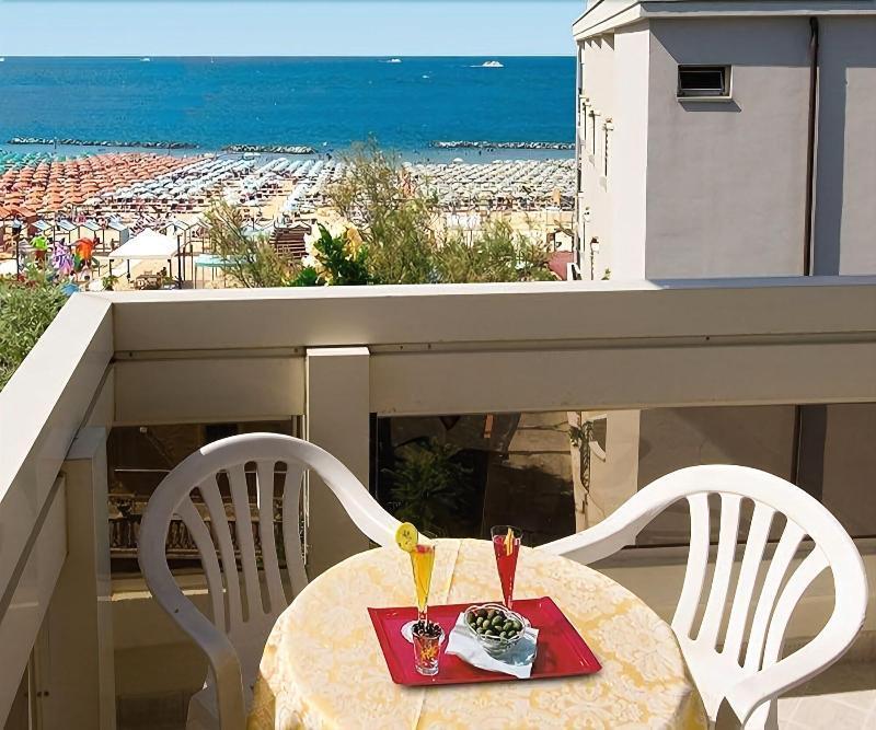Hotel Prestige Cattolica Buitenkant foto