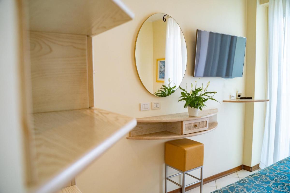 Hotel Prestige Cattolica Buitenkant foto
