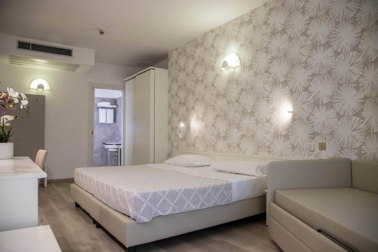 Hotel Prestige Cattolica Buitenkant foto