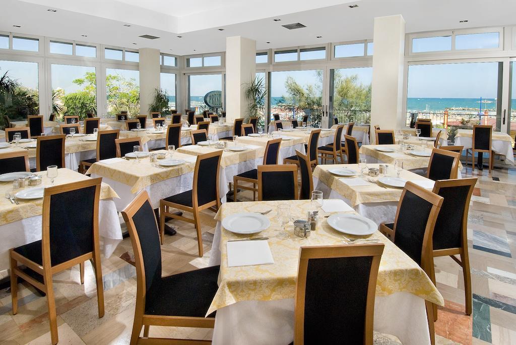 Hotel Prestige Cattolica Buitenkant foto