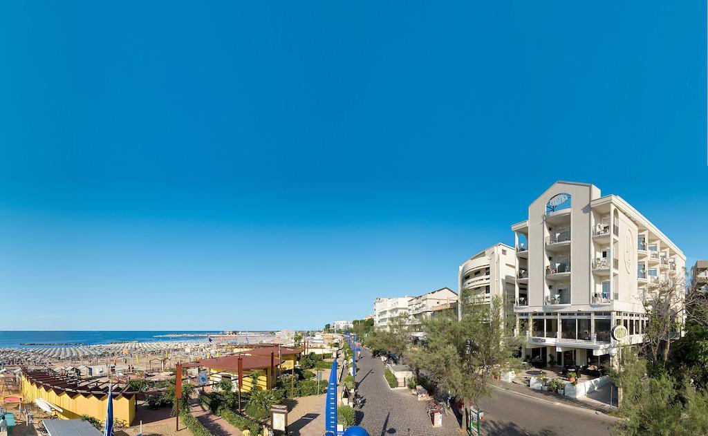 Hotel Prestige Cattolica Buitenkant foto