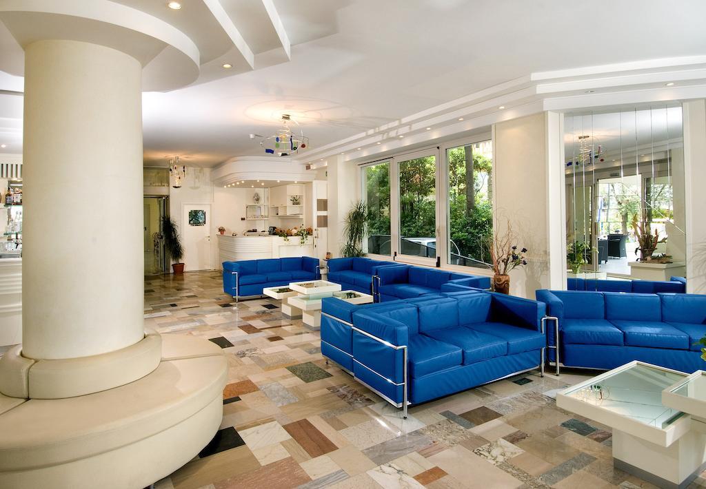 Hotel Prestige Cattolica Buitenkant foto